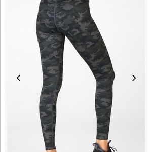 Mid-Rise Printed PowerHold® Legging